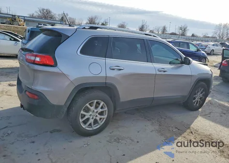 2016 Jeep Cherokee Latitude z USA, uszkodzony, nr VIN 1C4PJMCS7GW367033